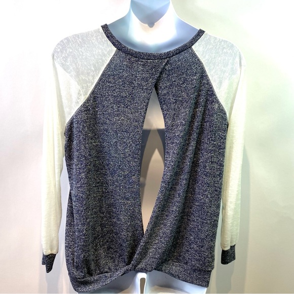 torrid Tops - TORRID Womens Shirt Raglan Sleeve Open Back Heathered Navy Cream Sz 2 NWT
